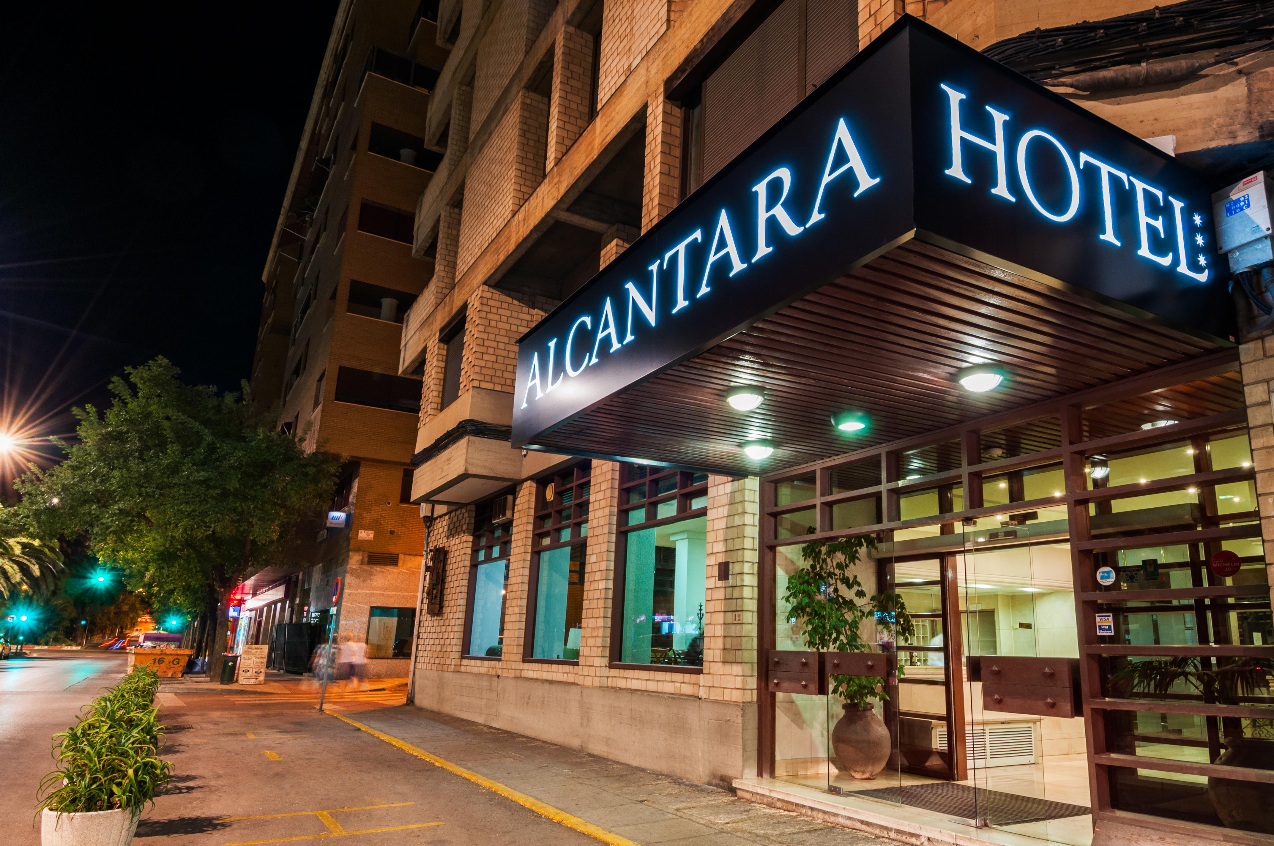 Hotel Alcantara Cáceres Exterior photo